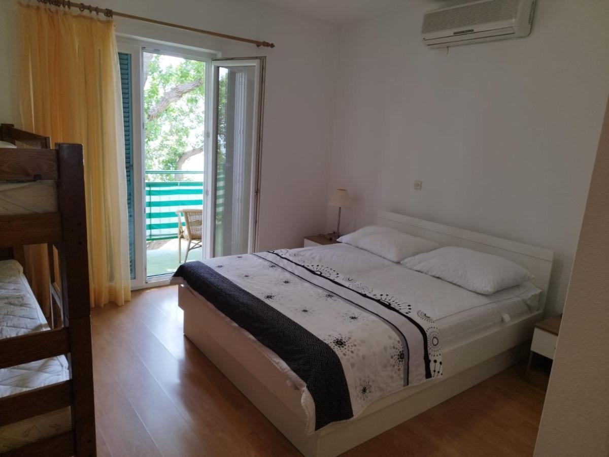 Apartments Mare - 150 M From Beach Брела Екстер'єр фото