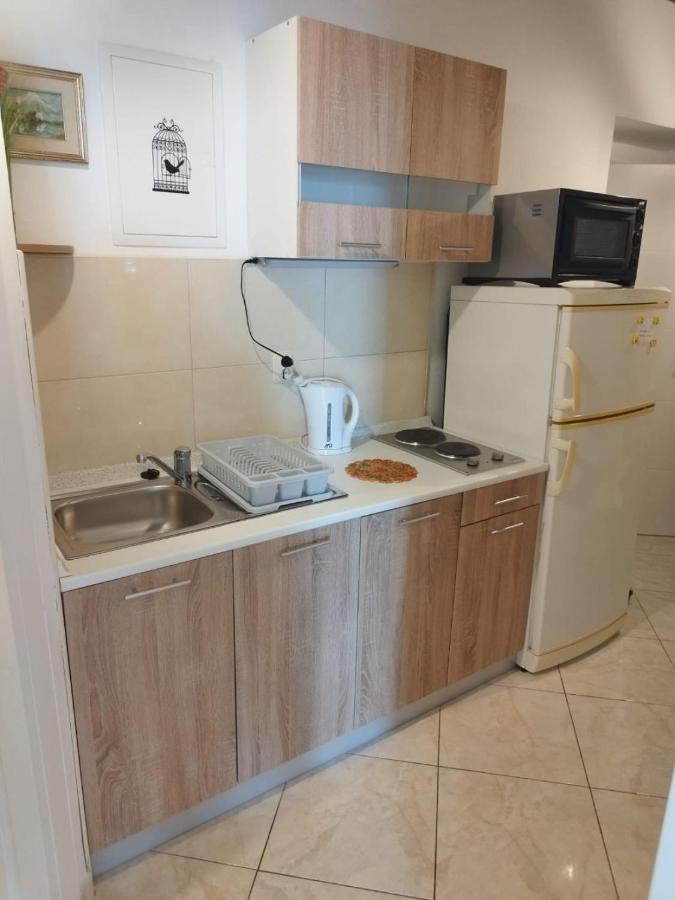 Apartments Mare - 150 M From Beach Брела Екстер'єр фото