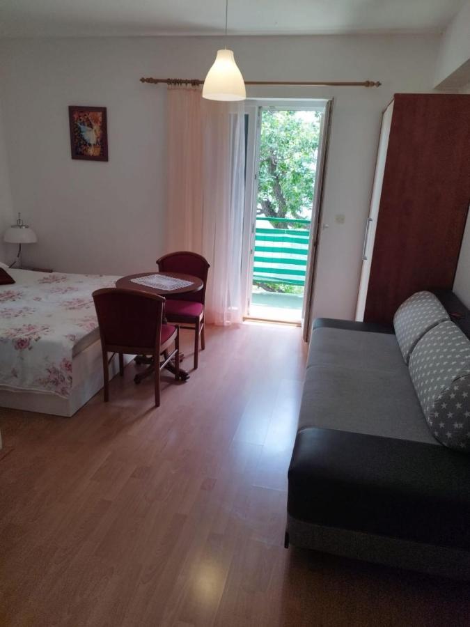 Apartments Mare - 150 M From Beach Брела Екстер'єр фото