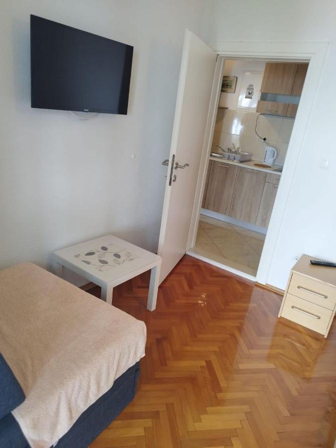Apartments Mare - 150 M From Beach Брела Екстер'єр фото