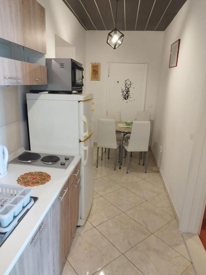 Apartments Mare - 150 M From Beach Брела Екстер'єр фото