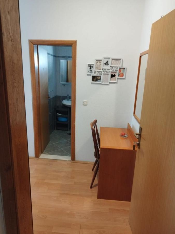 Apartments Mare - 150 M From Beach Брела Екстер'єр фото