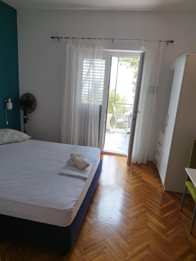 Apartments Mare - 150 M From Beach Брела Екстер'єр фото