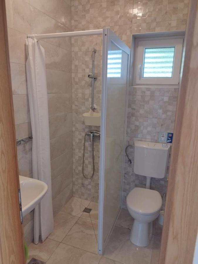 Apartments Mare - 150 M From Beach Брела Екстер'єр фото